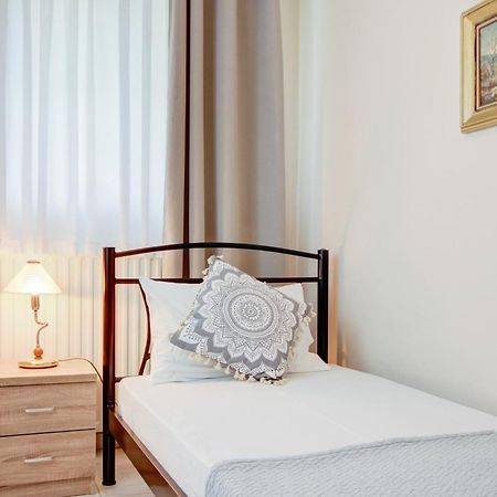 Private 6-Bdrm Villa With Garden 150M To Beach パラディオス エクステリア 写真