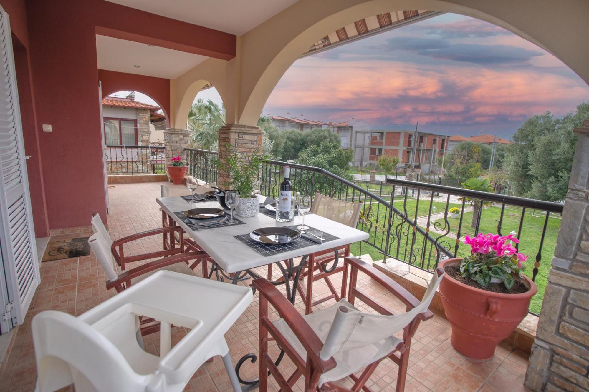 Private 6-Bdrm Villa With Garden 150M To Beach パラディオス エクステリア 写真