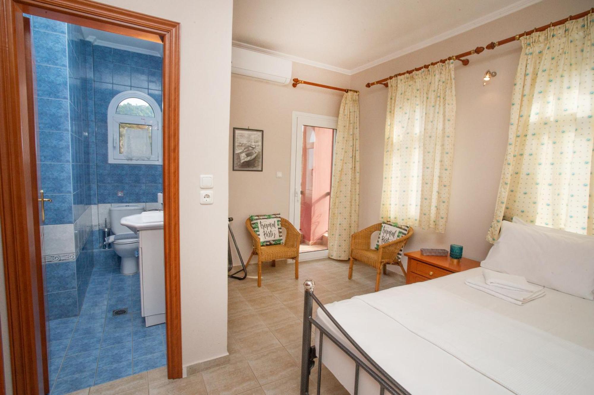 Private 6-Bdrm Villa With Garden 150M To Beach パラディオス エクステリア 写真