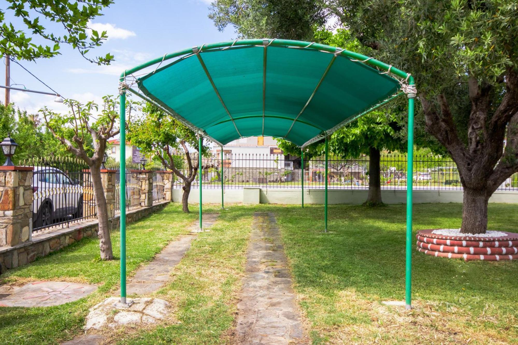 Private 6-Bdrm Villa With Garden 150M To Beach パラディオス エクステリア 写真
